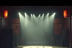 雨夜码头与暖色灯光交叠的剧集图文索引主视觉