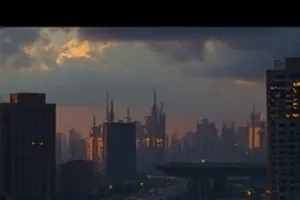 《纸鸢与风》封面：草地上牵线的手与纸鸢